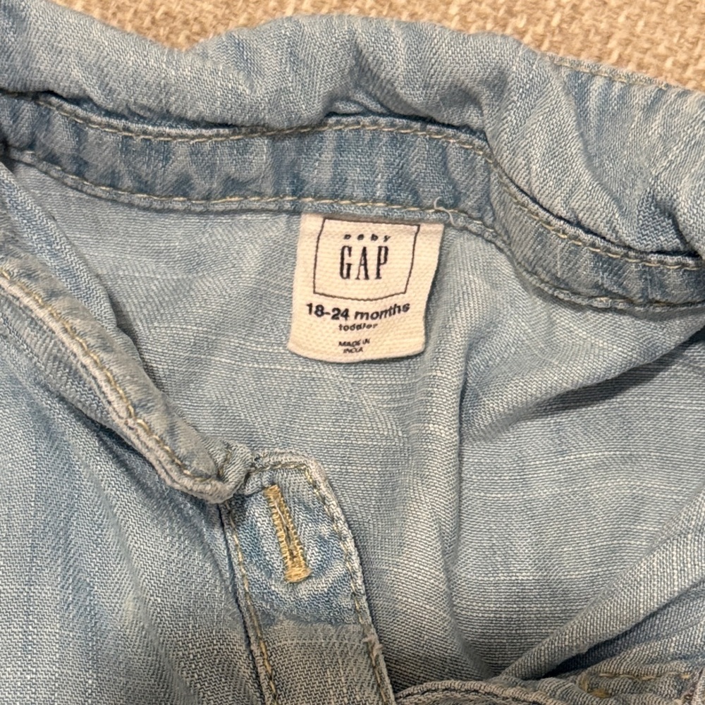 GAP Light Blue Kids Chambray Top - Picture 2 of 3